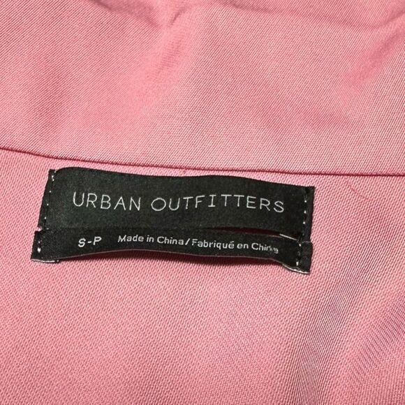 URBAN OUTFITTERS Women’s Pink Betty Mini Dress Scallop Collar Button Front Size - Picture 5 of 8